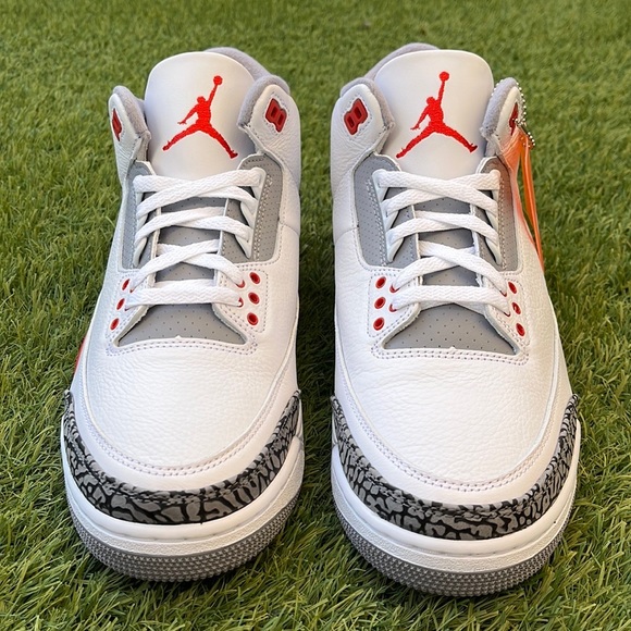 Athletic_Shoes